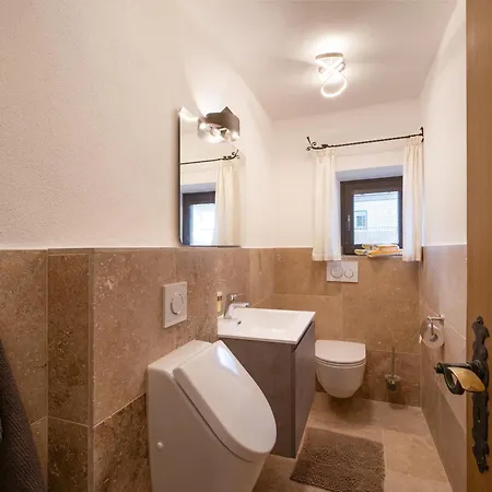 Semesterbostad Exclusive Tirol